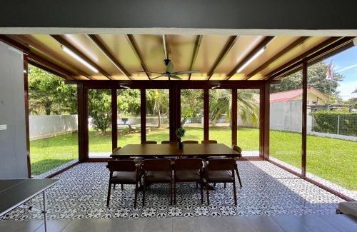 Sungai Pelek Maison | The P Lakehouse