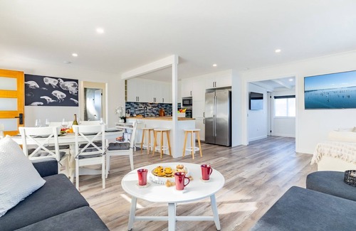 Anna Bay Maison | The Pacific Pearl,16 Pacific Avenue, Anna Bay - pet friendly, air con