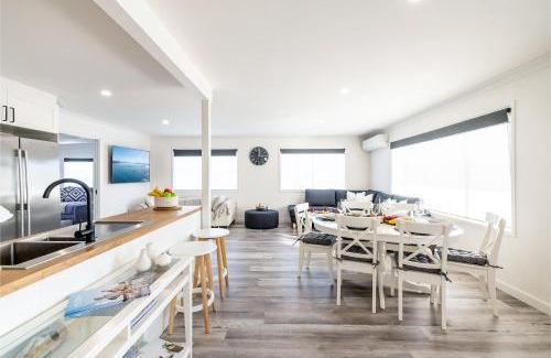 Anna Bay Maison | The Pacific Pearl,16 Pacific Avenue, Anna Bay - pet friendly, air con