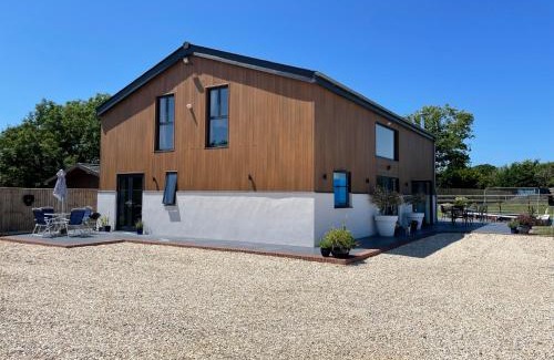 Wareham Appartement | The Paddocks - Spacious annexe with rural outlook.