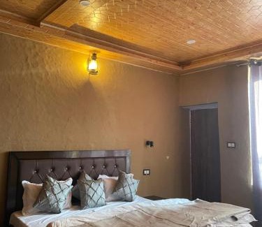 Shimla Cabine | The Pahadi House