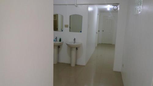 Muntinlupa Hôtel | The Palines Aparthotel near Brittany Palazzo Evia Alabang