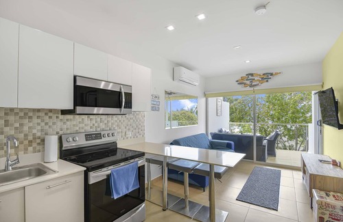 Bejuco Copropriété | The Palms, Beachfront Condo with AC and pools!