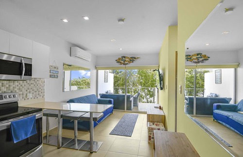 Bejuco Copropriété | The Palms, Beachfront Condo with AC and pools!