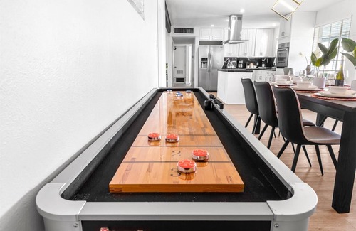 Papago Parkway Maison | The Palms Cabana | Pool, Hot Tub, Bocce & PuttPutt