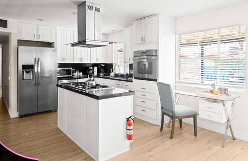 Papago Parkway Maison | The Palms Cabana | Pool, Hot Tub, Bocce & PuttPutt