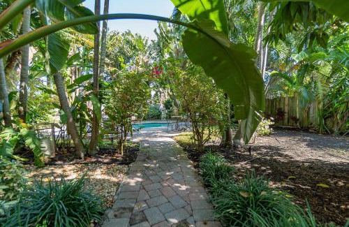 Flamingo Parks Maison | The Palms Cottage Private Pool, Downtown, Beach, CityPlace
