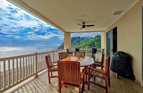 Barrio Los Villalobos Appartement | The Palms Jaco 1001 penthouse on the beach