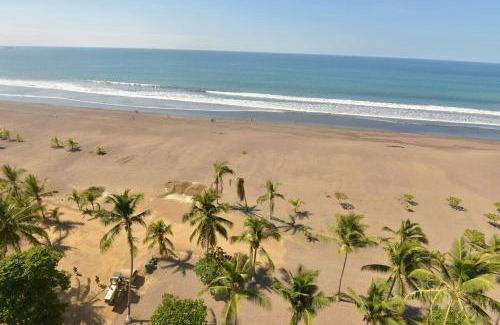 Barrio Los Villalobos Appartement | The Palms Jaco 1001 penthouse on the beach