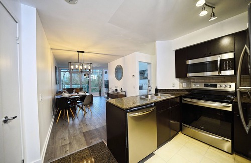 Downtown Toronto Cabine | The Pantages Suites