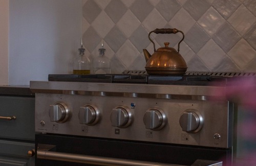 Urbana Maison | The Parlour House - 2 Blocks From Campus - 4BD 2BA