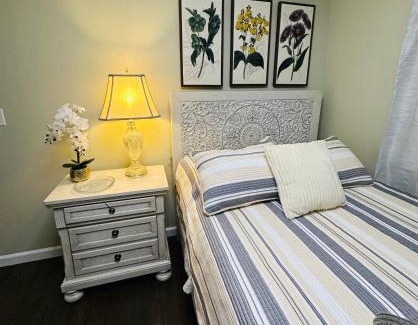Yardville-Groveville Maison | The Peaceful Perch Retreat Near NYC Elle's Home