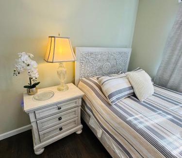 Yardville-Groveville Maison | The Peaceful Perch Retreat Near NYC Elle's Home