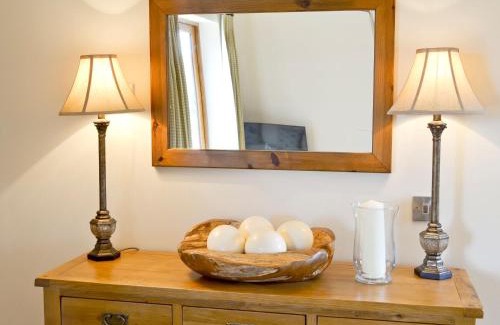 Burwash Maison | The Peacock Barn
