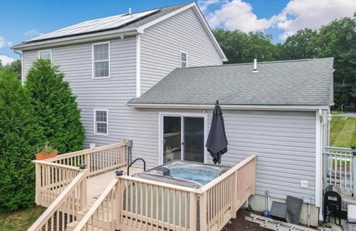 Jim Thorpe Maison | The Peak Escape - Jim Thorpe, 3 Bed, 3 bath home with private hot tub