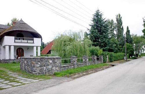 Szigliget Villa | The Pearl of Balaton