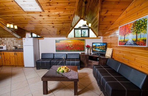 Had Nes Cabine | The Pearl of the Golan - Pnina BaGolan