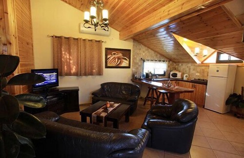 Had Nes Cabine | The Pearl of the Golan - Pnina BaGolan