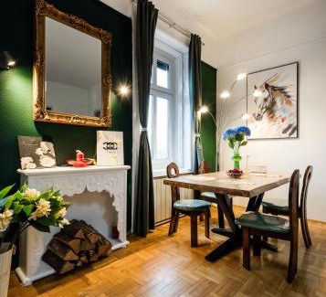 Belso-Ferencvaros Appartement | The Pearl with the Danube and Gellert Hill View