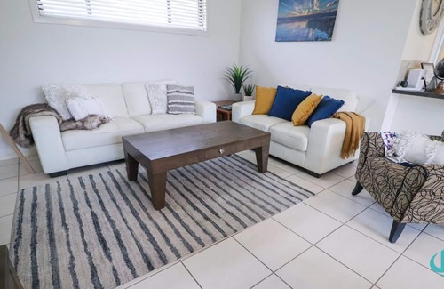 Marmong Point Maison | The Pelicans Rest - Close to boat ramp and marina