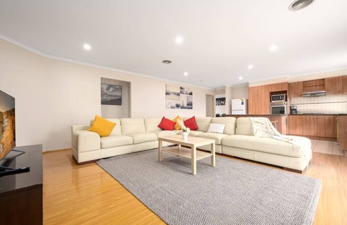 Skye Maison | The Peninsula Escape Spacious 5-Bedroom Home