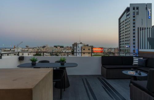Larnaca Appartement | The Penthouse - 3BR Seaview with Private Pool in Larnaca