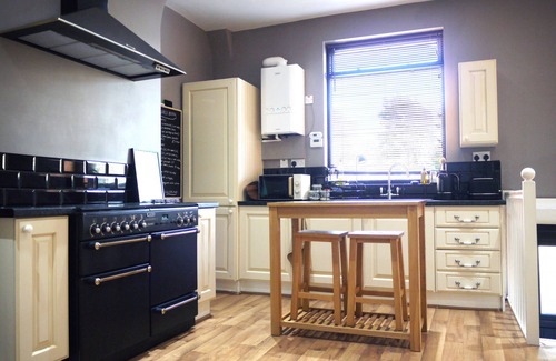 Acocks Green Cottage | THE PENTHOUSE AT 31A, romantic, with a garden in Birmingham