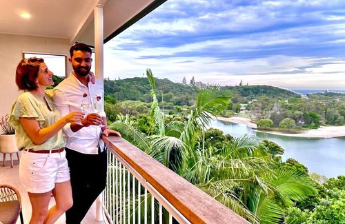 East Ballina Appartement | THE PENTHOUSE - Spectacular Views of the Bay, and the Ocean! Only 150m to Shaws Bay