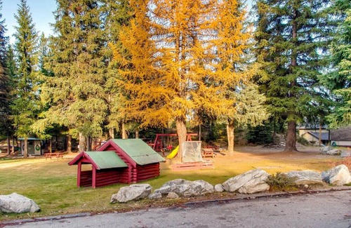 Idabel Lake Cabine | The Perch - Cabin on quiet Lake! 25 mins to Big While 35 mins to Kelowna