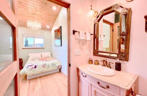 Eagle Rock Maison | The Perch- Hilltop Bungalow, Eagle Rock-near DTLA