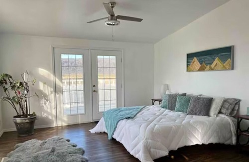 Twin Falls County Maison | The Perch Riverfront on 40 acres