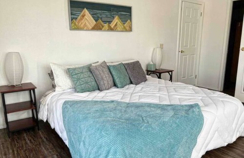 Twin Falls County Maison | The Perch Riverfront on 40 acres