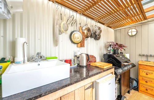 Surfdale Cabine | The Perfect Hideaway! 10 sq mts of Clever Organisation With Thoughtful Design