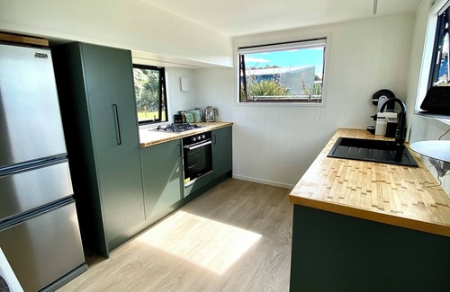 Surat Bay Cabine | The perfect Jacks Bay retreat
