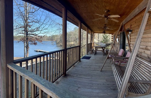 Langley Maison | L'évasion parfaite au bord du lac