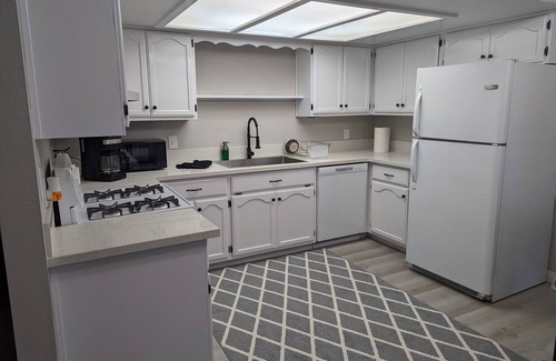 Spring Valley Copropriété | The Perfect Las Vegas Condo! Eight Minutes from the Strip and Allegiant Stadium!