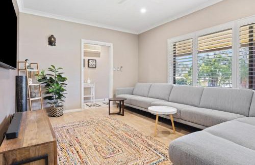 Toukley Maison | The Pet Friendly Pool House