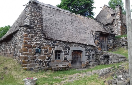 Aiguihe Appartement | Le Petit St Jacques au pied du Rocher d'Aiguilhe
