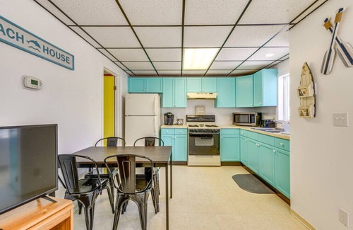Irving Maison | The Pietroman: Cottage in Sunset Bay with Fire Pit