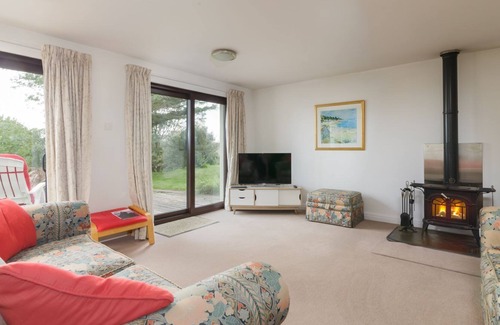 Port Erin Cottage | The Pines - a holiday cottage that sleeps 4 guests in 2 bedrooms