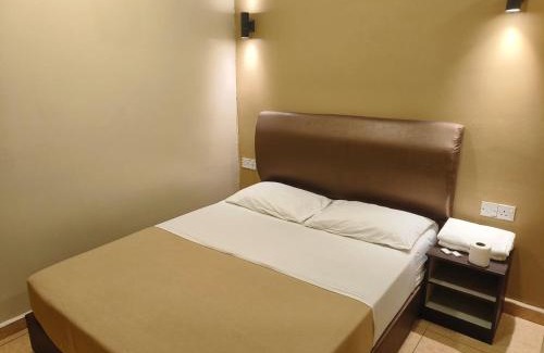 Kampung Raja Hôtel | The Pines Hotel