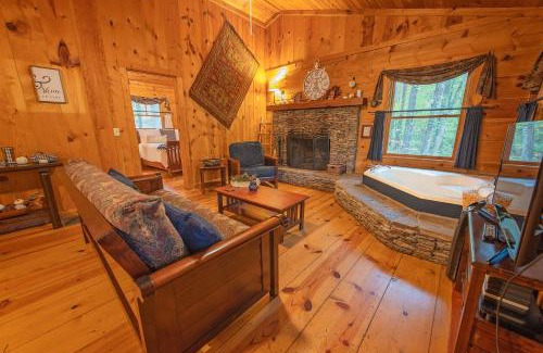 Benton Maison | The Pines Riverside Log Cabin On The Ocoee