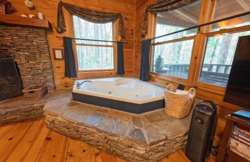 Benton Maison | The Pines Riverside Log Cabin On The Ocoee