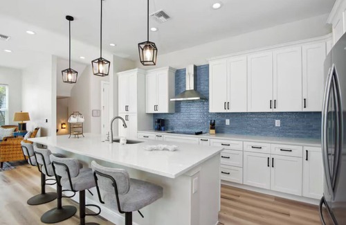 Fort Myers Beach Maison | The Pink Pearl: Chic beach house with Gulf access & sunset views—ideal Fort Myers Beach escape!
