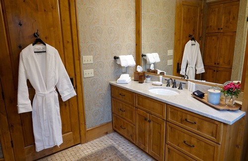Waukomis Maison | The Pioneer House at Buffalo Point