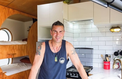Pauanui Maison | The Pirate's Rest, a tiny home by the beach.