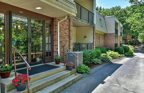 Ingomar Appartement | The Pittsburgh Nest