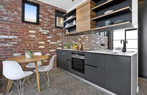 Geelong West Appartement | The Pix - Industrial chic at its best