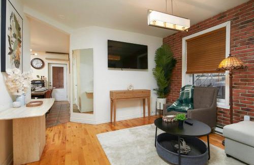 Plateau Mont Royal Appartement | The Plateau Twin - Perfect Group Stay