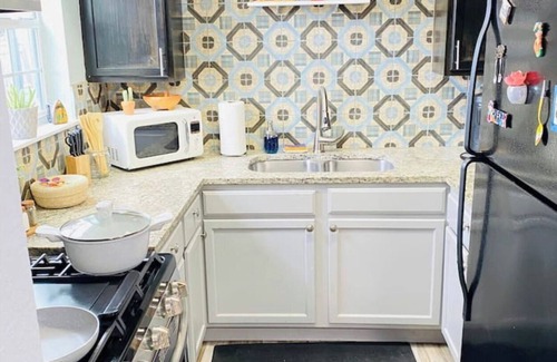San Antonio Appartement | The Play & Stay Escape-Charming 2-bedroom apartment in the heart of San Antonio.